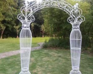 Foto de ARCO GARDEN METAL BRANCO 2,4 X 2,80 - DESMONTÁVEL