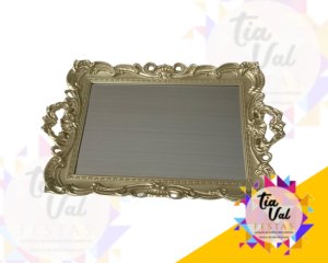 Foto de BANDEJA DE PLASTICO DOURADA ESPELHADA C/ ALÇA