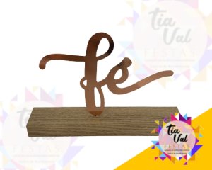 Foto de FÉ ROSE FERRO COM MADEIRA