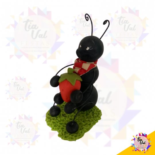 FORMIGA COM MORANGO PEQUENA