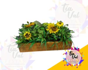Foto de JARDINEIRA CAIXOTE COM GIRASSOL