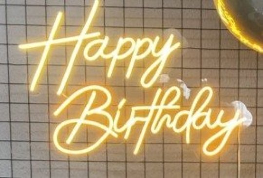 LETREIRO ACRILICO HAPPY BIRTHDAY  - LUZ AMARELA - QUENTE -  