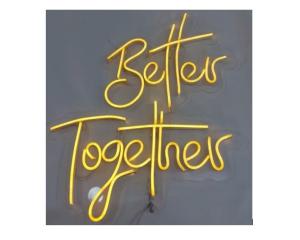 Foto de LETREIRO BETTER TOGETHER - CASAMENTO - LED - 50 X 50 CM