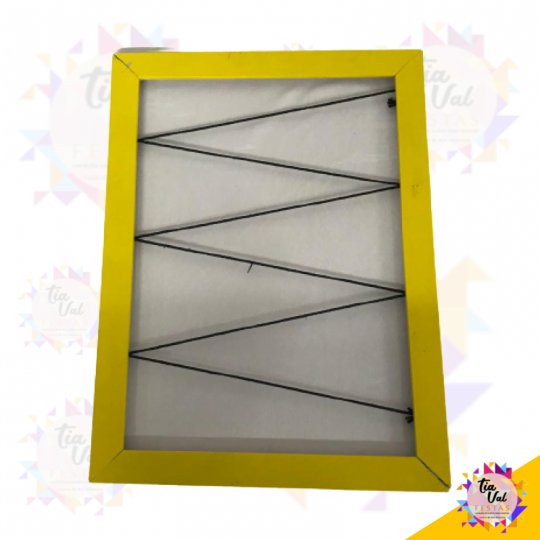 MOLDURA AMARELA C/ PRENDEDOR DE ROUPA