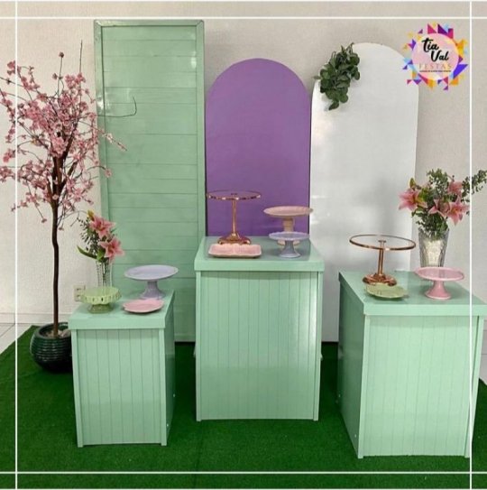 INSPIRAÇÃO - MESAS CUBOS VERDE - BIOMBO VERDE