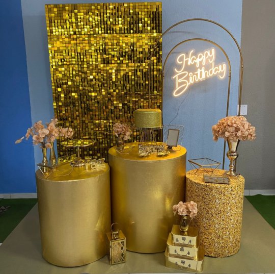 MONTAGEM PAINEL SHINE DOURADO - HAPPY  BIRTHDAY