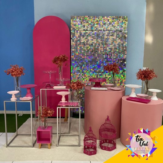 INSPIRAÇÃO PAINEL SHINE FURTACOR -PINK-MESAS PRATA