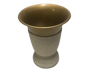 Foto de VASO DOURADO COM CORDA TULIPA GRANDE